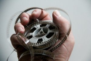 Film Review: “Partir un jour” by Amélie Bonnin — Between Nostalgia and Pop Culture